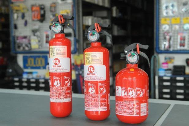 NOTÍCIA – Essa é quente: extintor de incêndio não é mais obrigatório em automóveis
