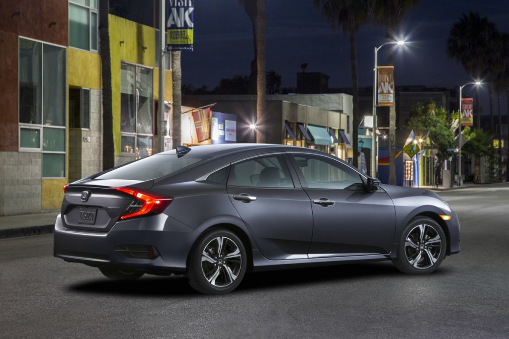 16_Civic_Sedan_002 (1200 x 800)