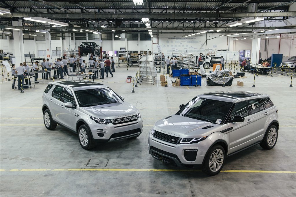 Discovery e Evoque (1320 x 881)