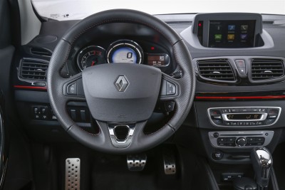 2082_renault-fluence-gt-line-2016_032 (1805 x 1203)
