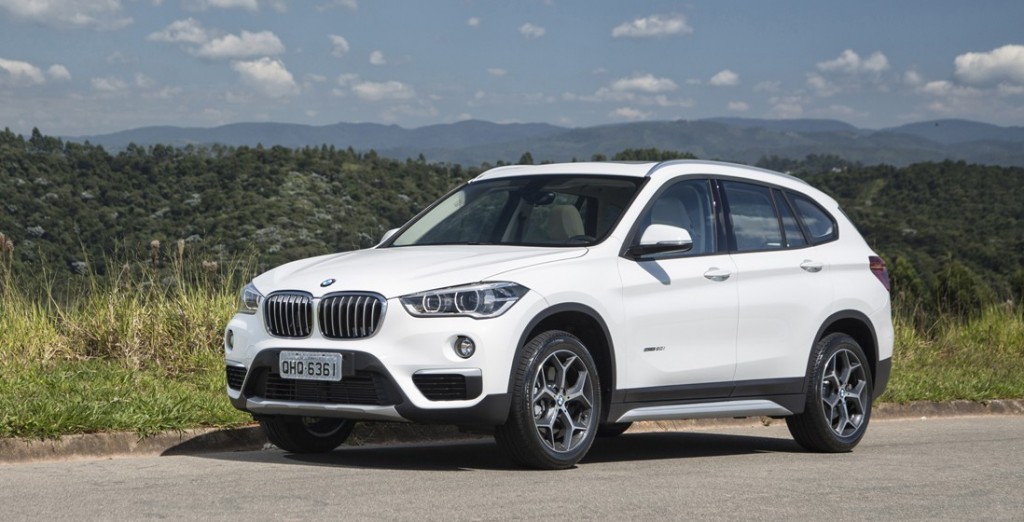BMW_X1_30 (1485 x 990)