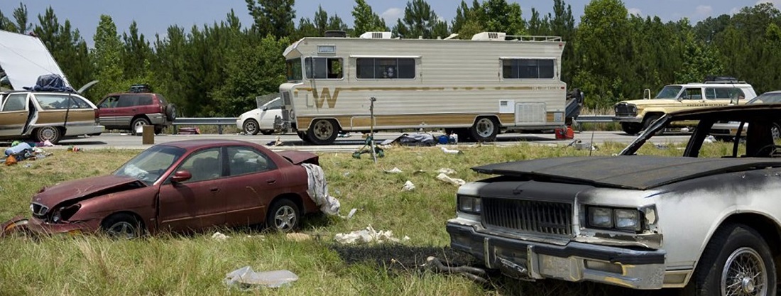 Mais surreal que zumbis, são os carros de The Walking Dead