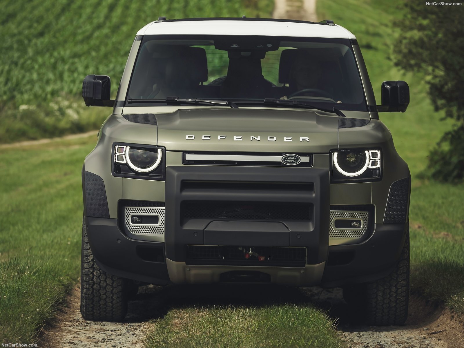 Chegou a nova geração do Land Rover Defender