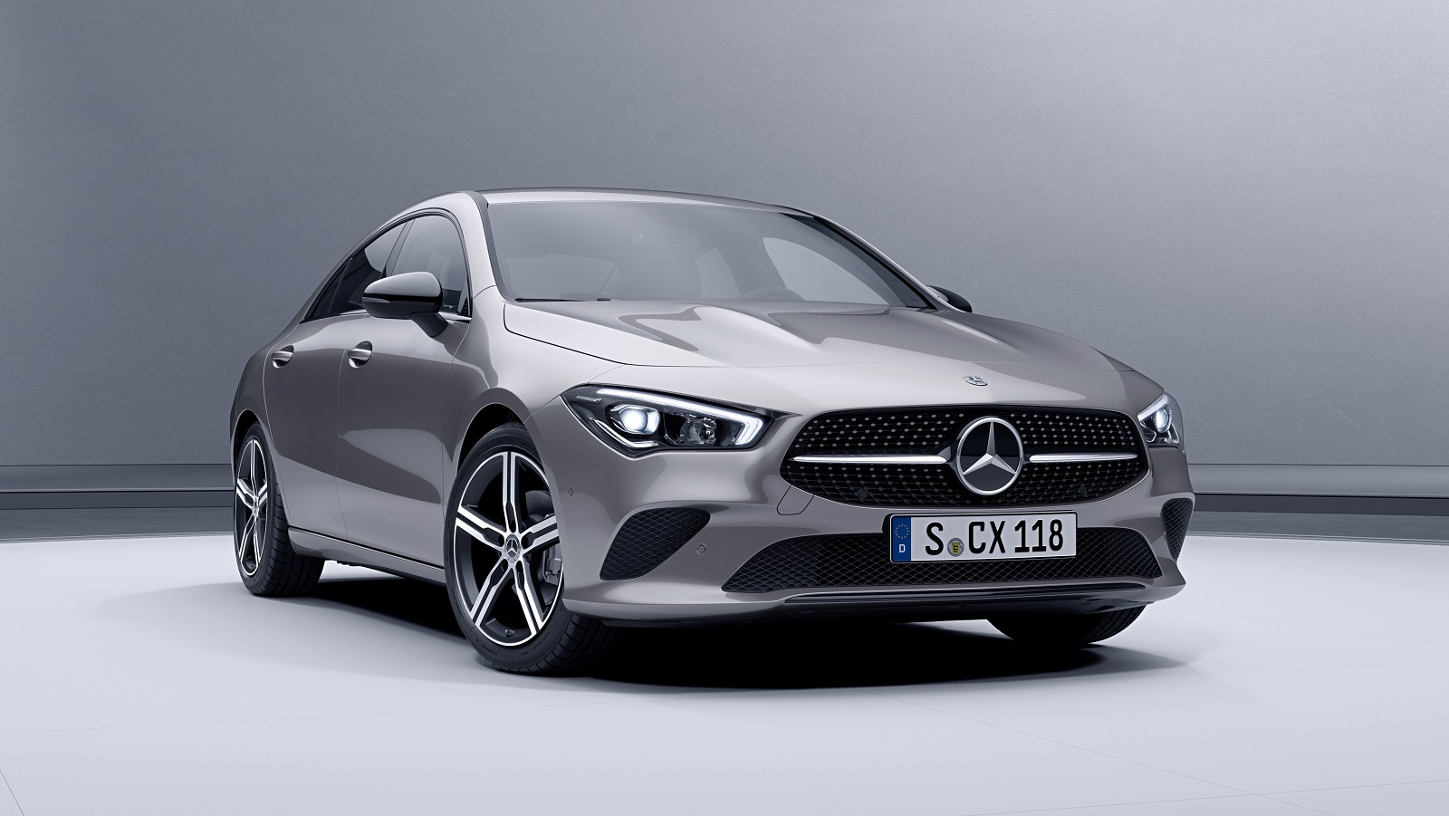 Mercedes-Benz lança segunda geração do CLA 250
