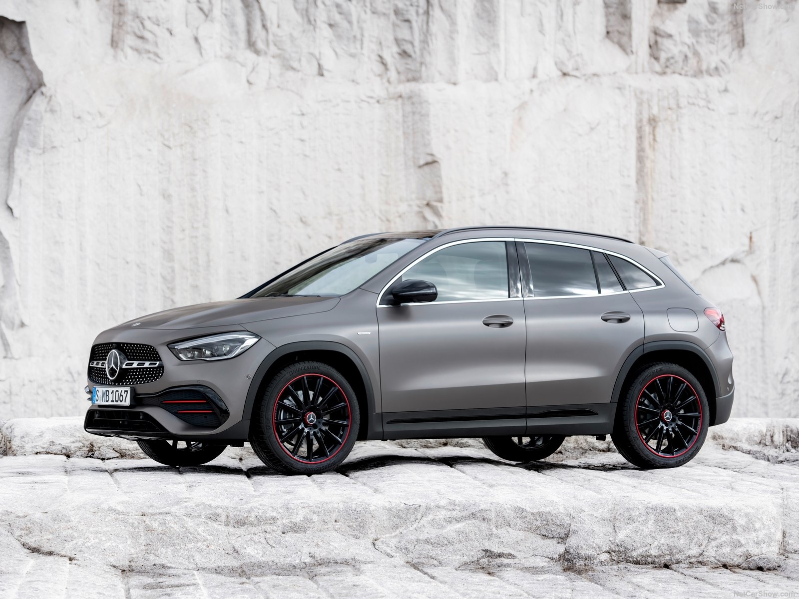 Novo GLA 35 AMG completa “constelação” do Classe A