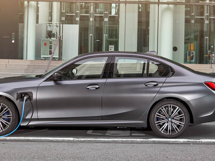 BMW 330e. O híbrido está chegando