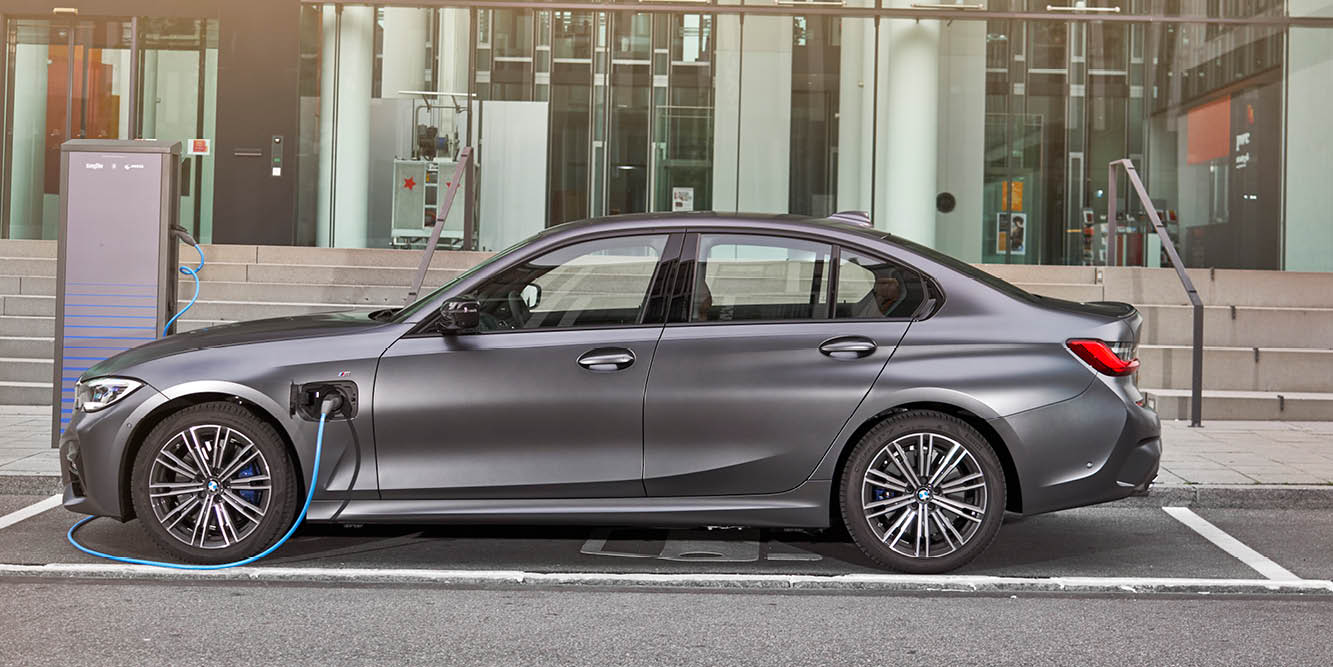 BMW 330e. O híbrido está chegando