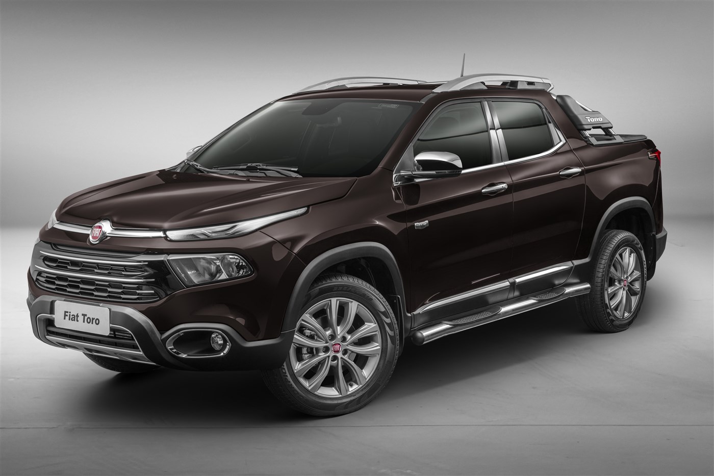 Fiat lança linha 2021 da Toro