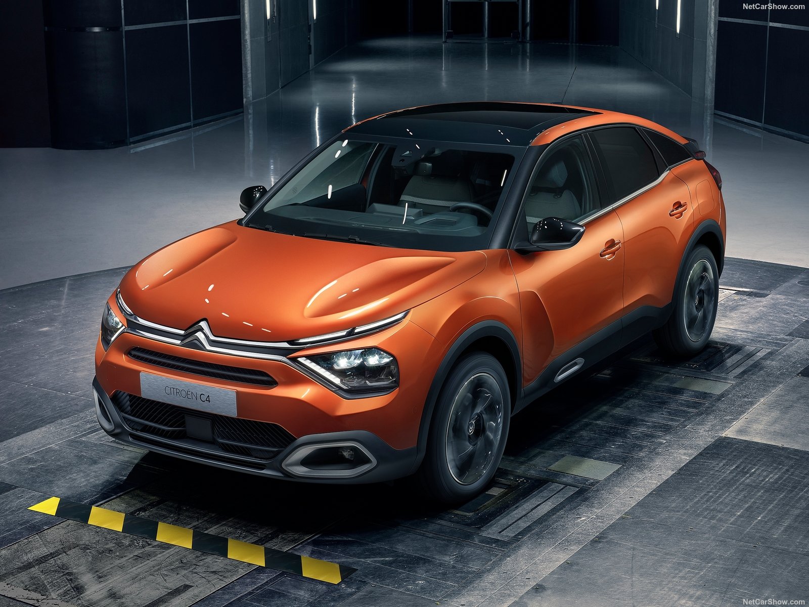 Novo C4 impressiona no estilo, mas falta motor