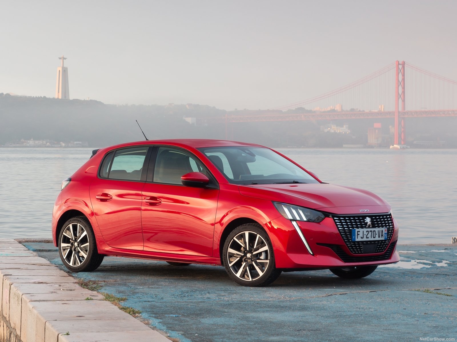 Novo Peugeot 208 não terá turbo, mas contará com elétrico