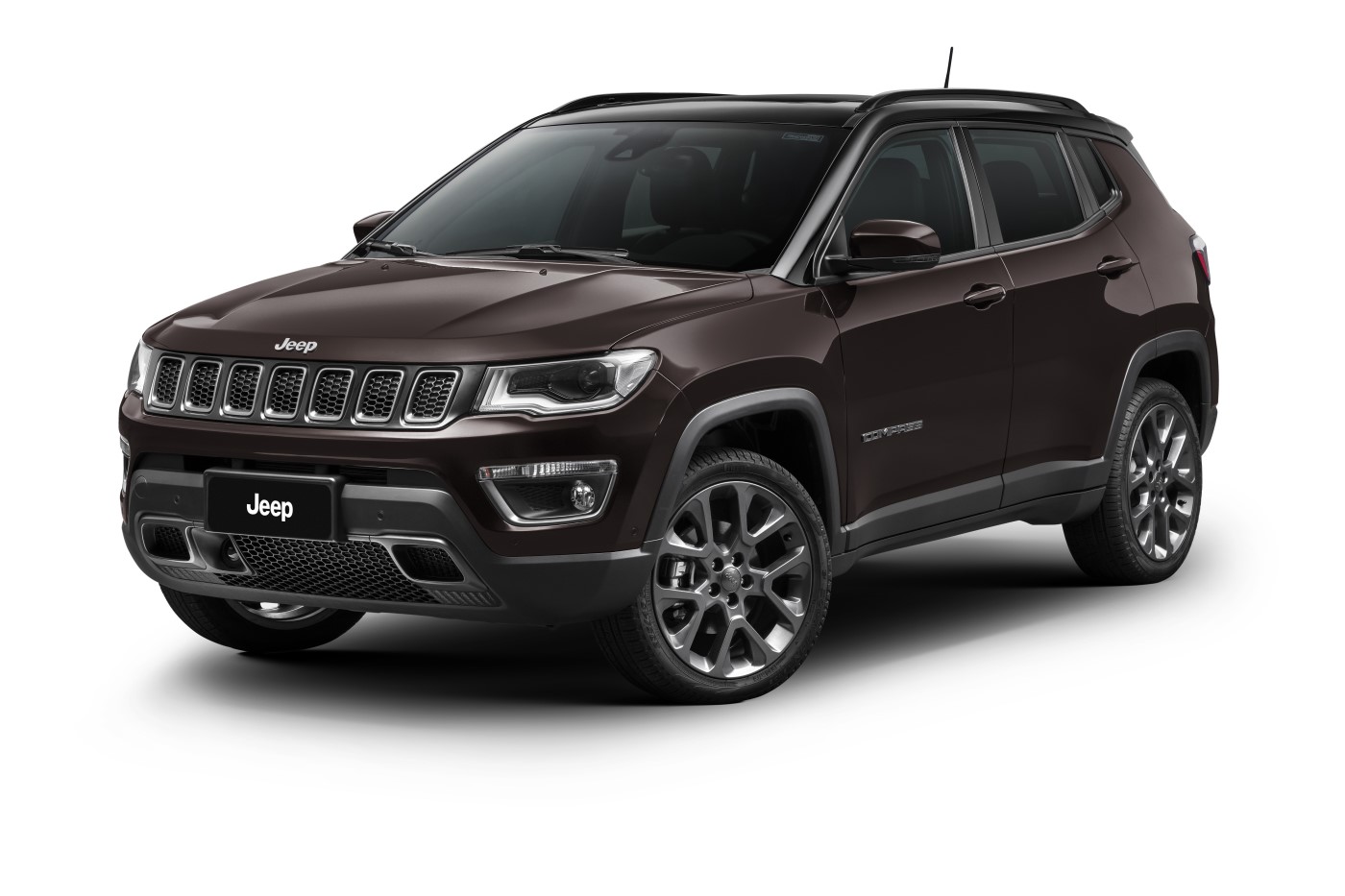 Compass e Renegade 2021 ganham recheio, mas nada de motores turbo