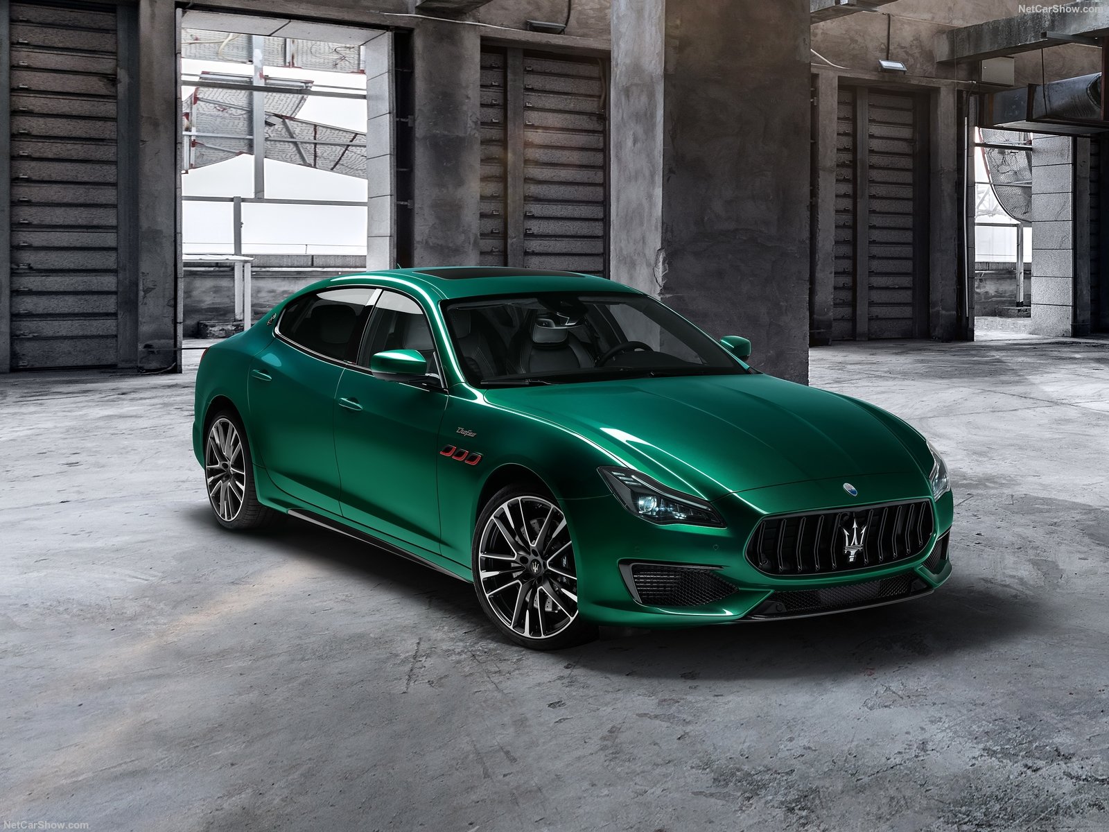 Quattroporte Trofeo: a Ferrari quatro portas da Maserati