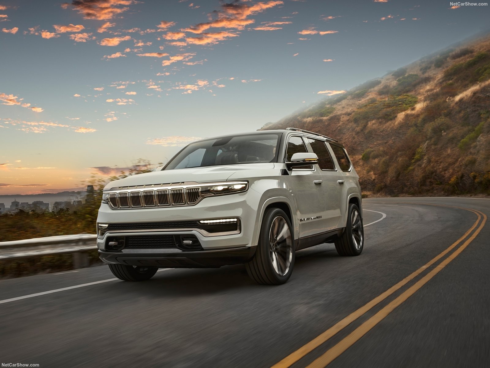 Grand Wagoneer: a excentricidade da Jeep em forma de SUV.