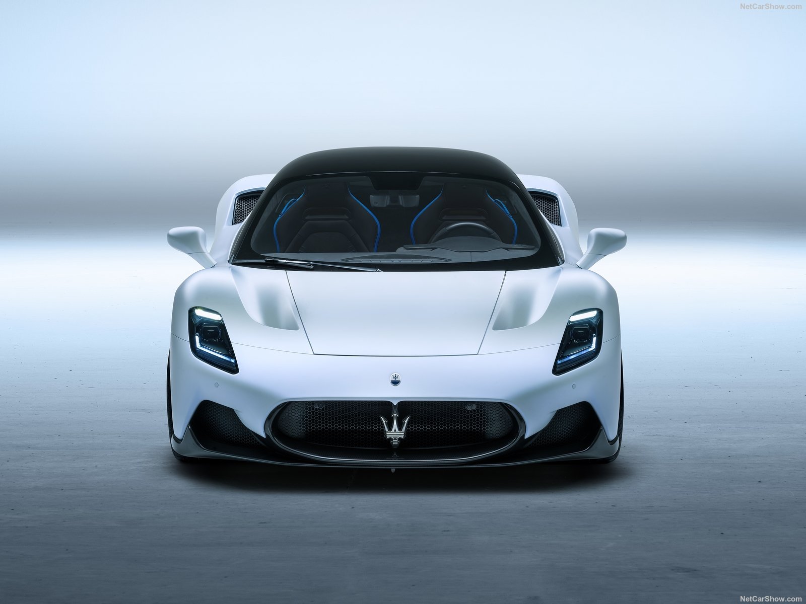 Maserati apresenta supercarro MC20