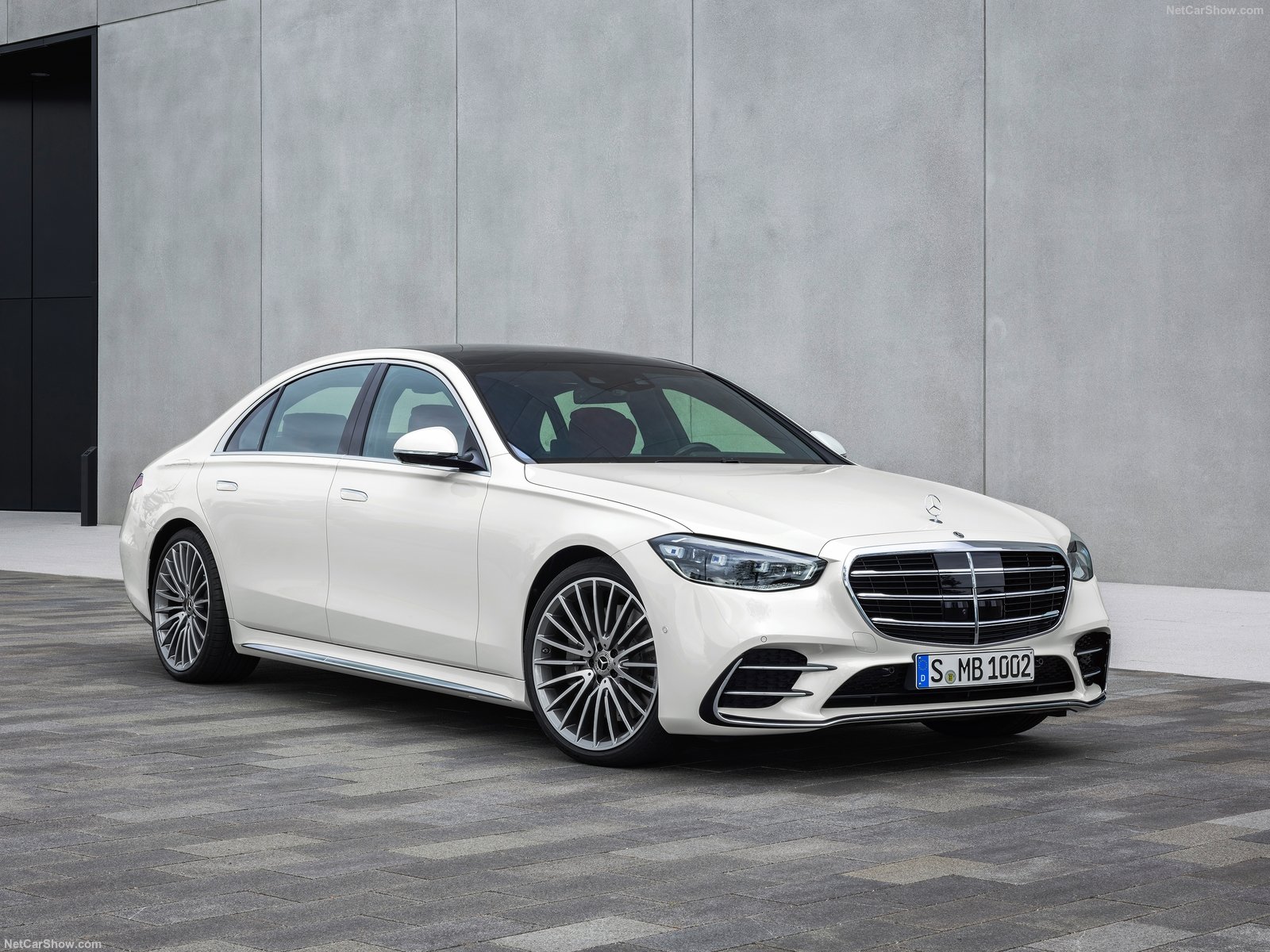 Mercedes-Benz lança nova geração do Classe S