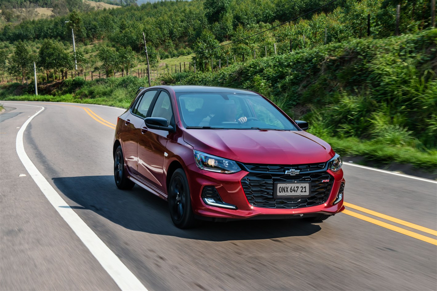 Chevrolet Onix volta a liderar em novembro