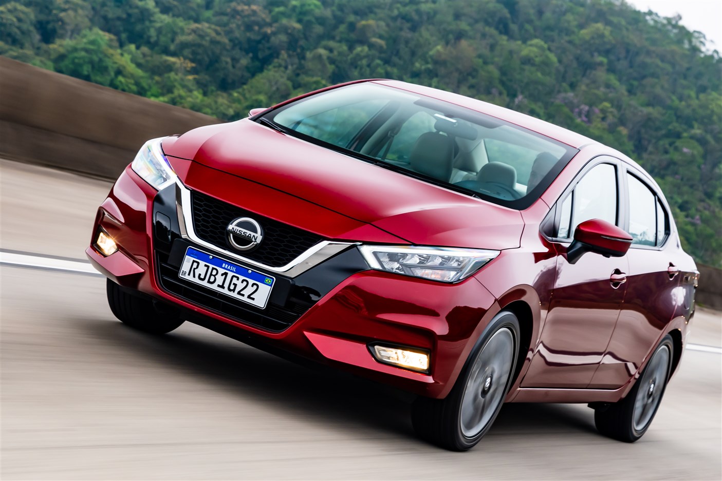 Nissan Versa evolui a preços competitivos