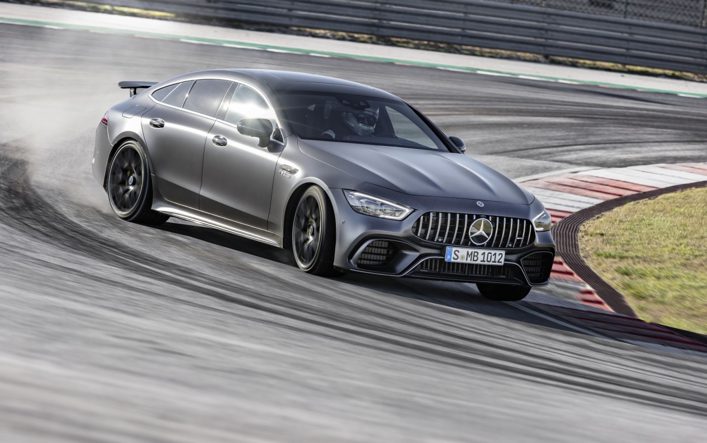 Por R$ 1,7 milhão, Mercedes lança edição especial do AMG GT S 63
