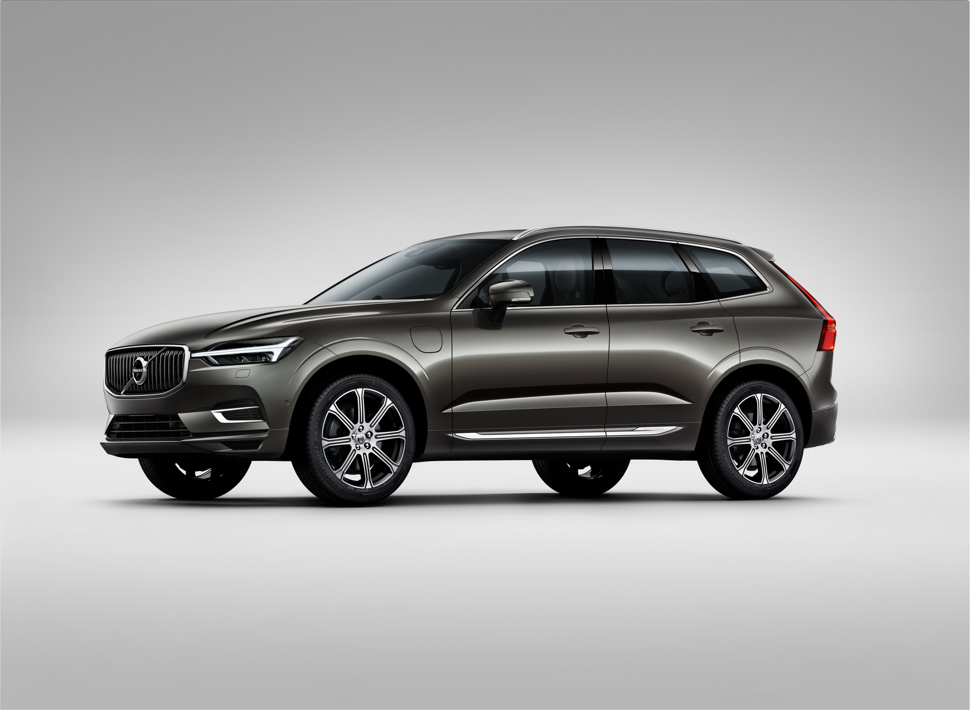 Volvo lança XC60 híbrido com grande inovação nos bancos