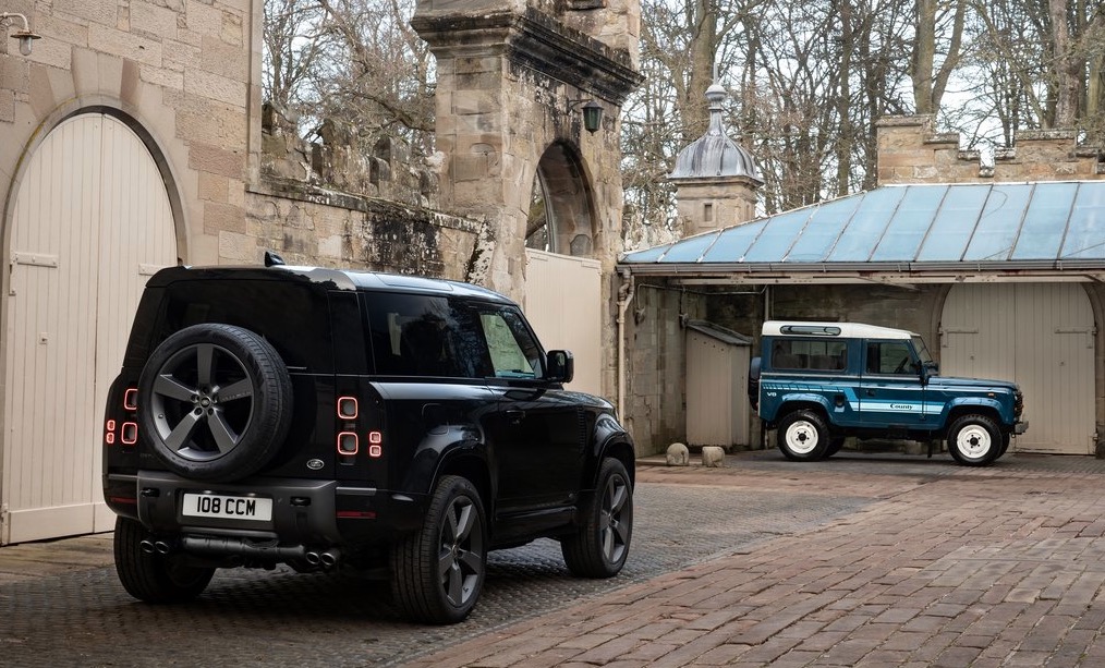 LAND ROVER DEFENDER V8