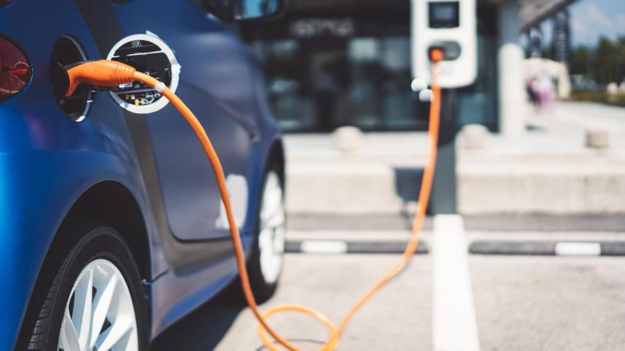 Elétricos: rumo certo, ritmo incerto