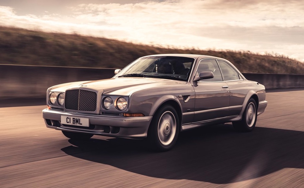 O rebelde Bentley Continental R Mulliner