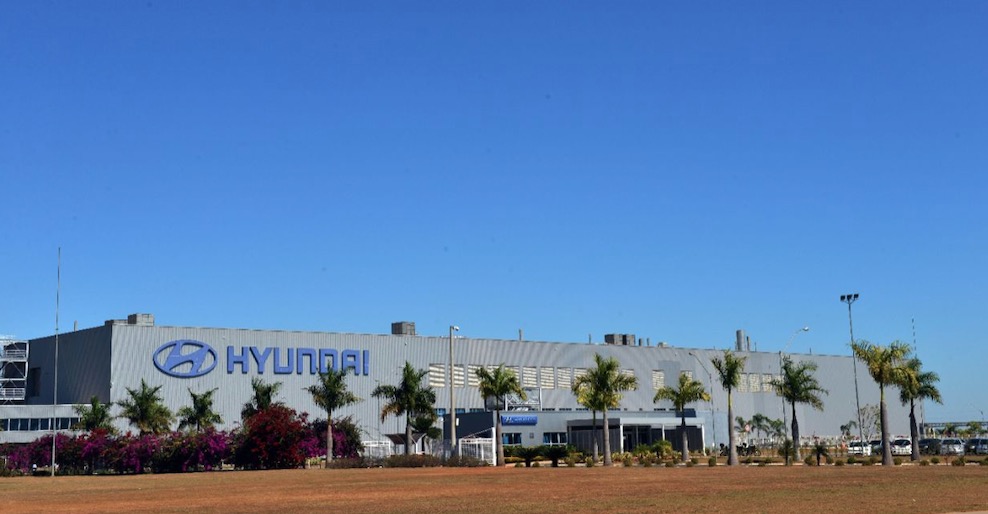 Renault e Hyundai suspendem produção