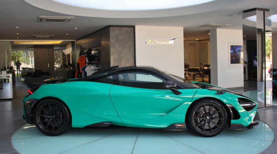 MCLAREN 765LT
