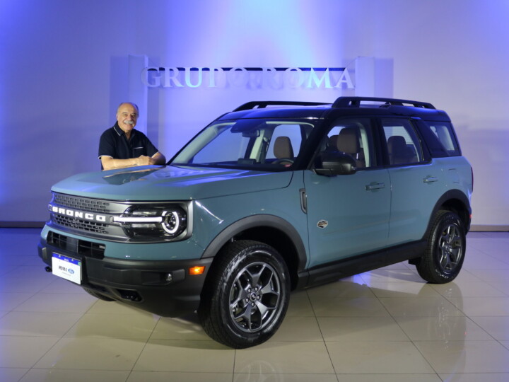Conheça o Ford Bronco com o Camanzi