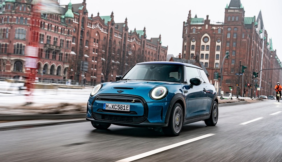 Cooper elétrico emplaca 137 unidades