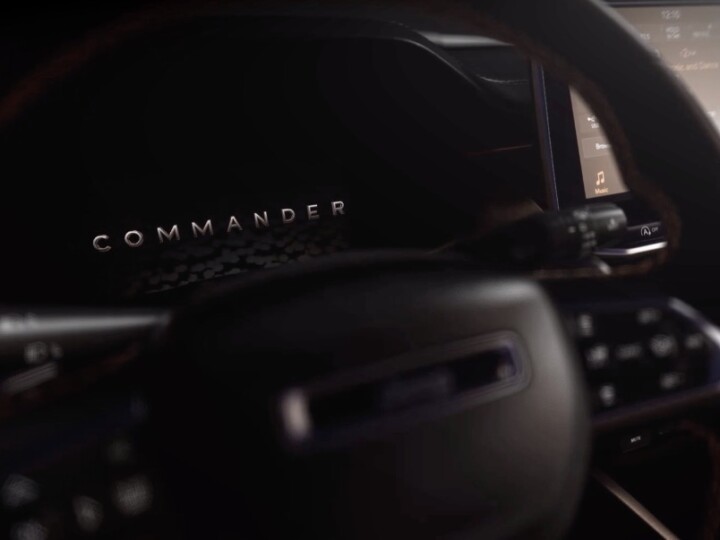 COMMANDER