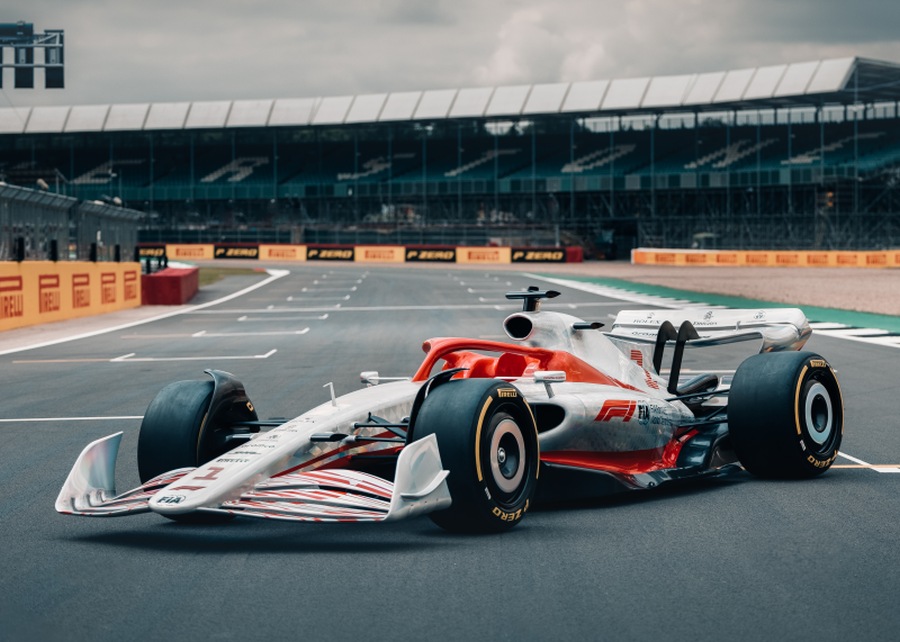 Novo carro da F1 foi moldado na nuvem