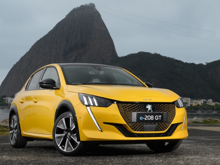Peugeot lança elétrico e-208 GT