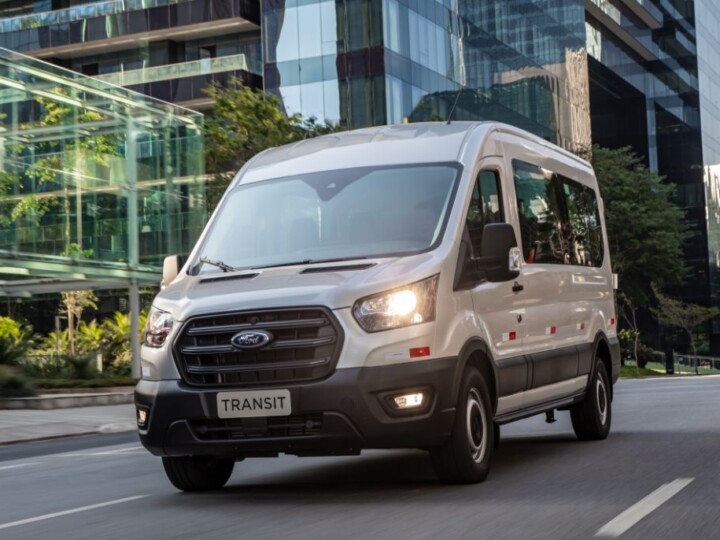 Ford volta a oferecer Transit no Brasil