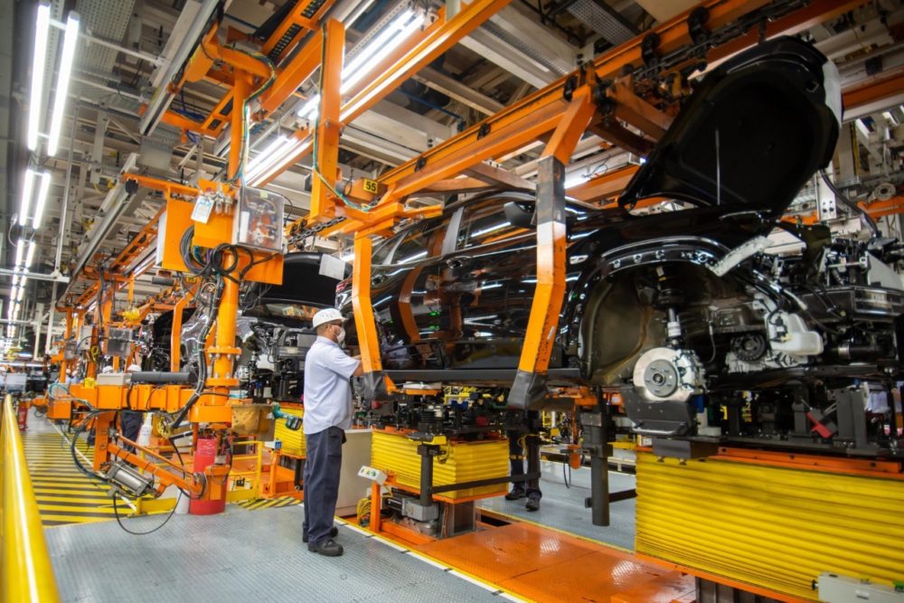 Greve interrompe produção do Tracker