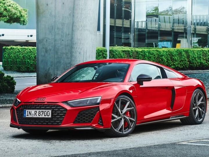 R8 V10