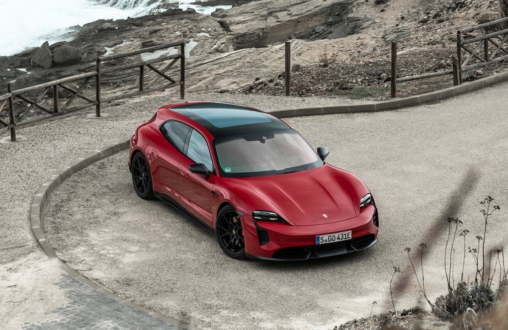 Porsche lança Taycan GTS Sport Turismo