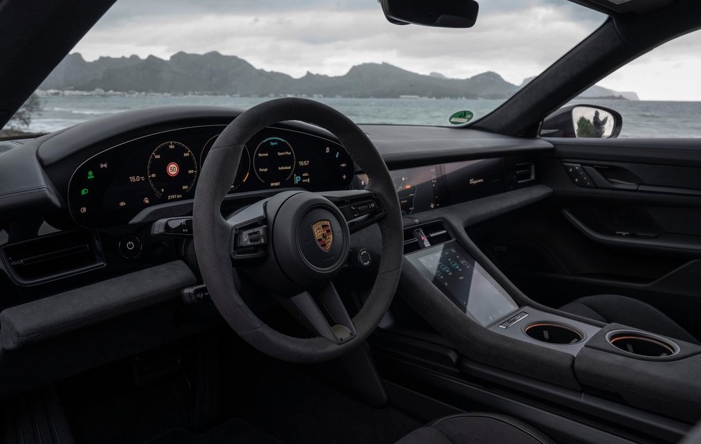 TAYCAN GTS SPORT TURISMO
