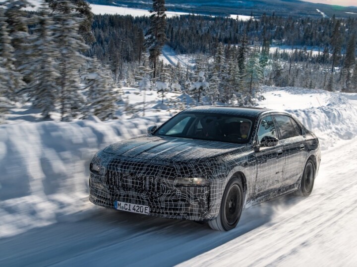 BMW i7