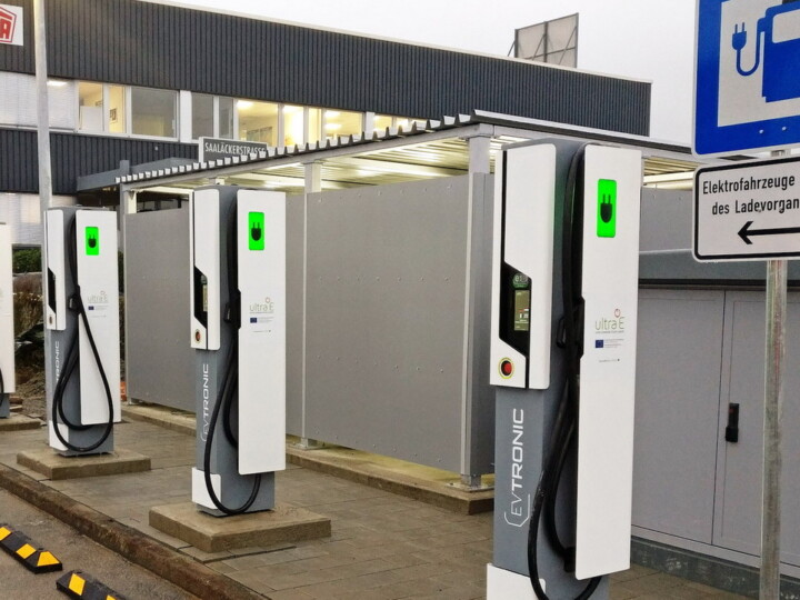 Rede de recarga: ponto crucial para elétricos