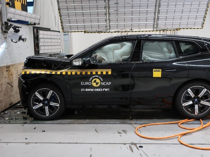 BMW IX