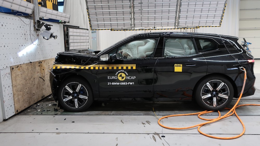 BMW iX tem nota máxima no Euro NCAP