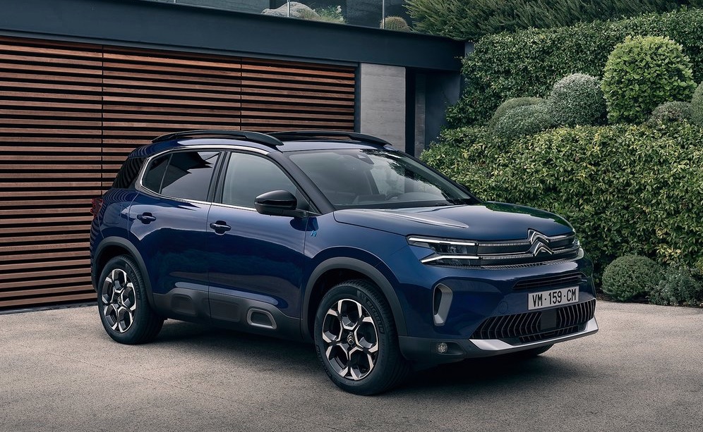C5 Aircross passa por banho de loja